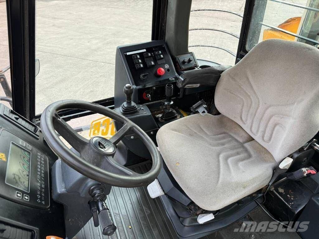 JCB 718 Karjeriniai savivarčiai