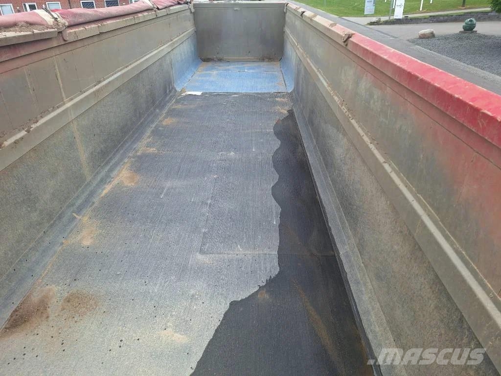 Benalu 4 akslet 36 m3 tiptrailer Semi-trailer med tip