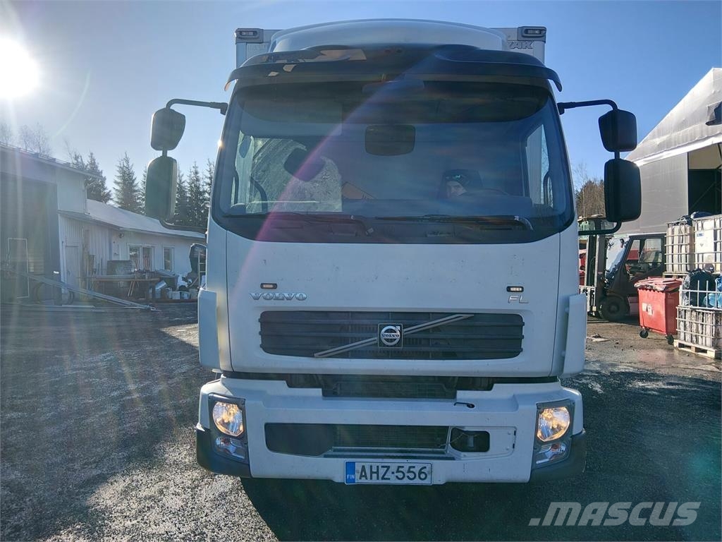 Volvo FLL 240 Camiones caja cerrada