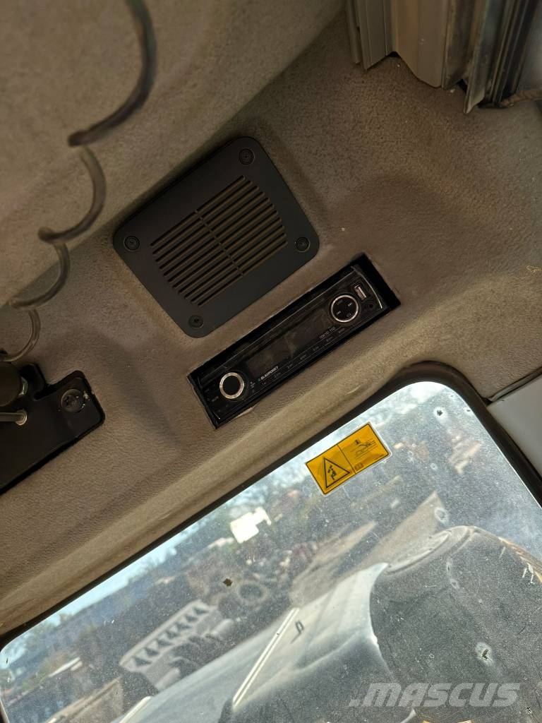 CAT 323DL Bagri goseničarji