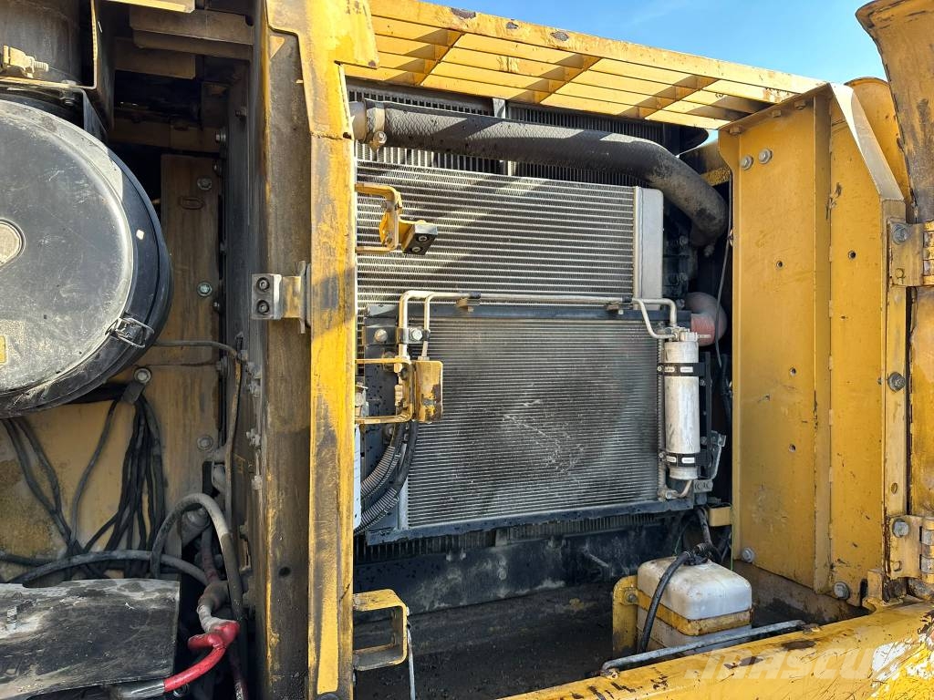 CAT 323DL Bagri goseničarji
