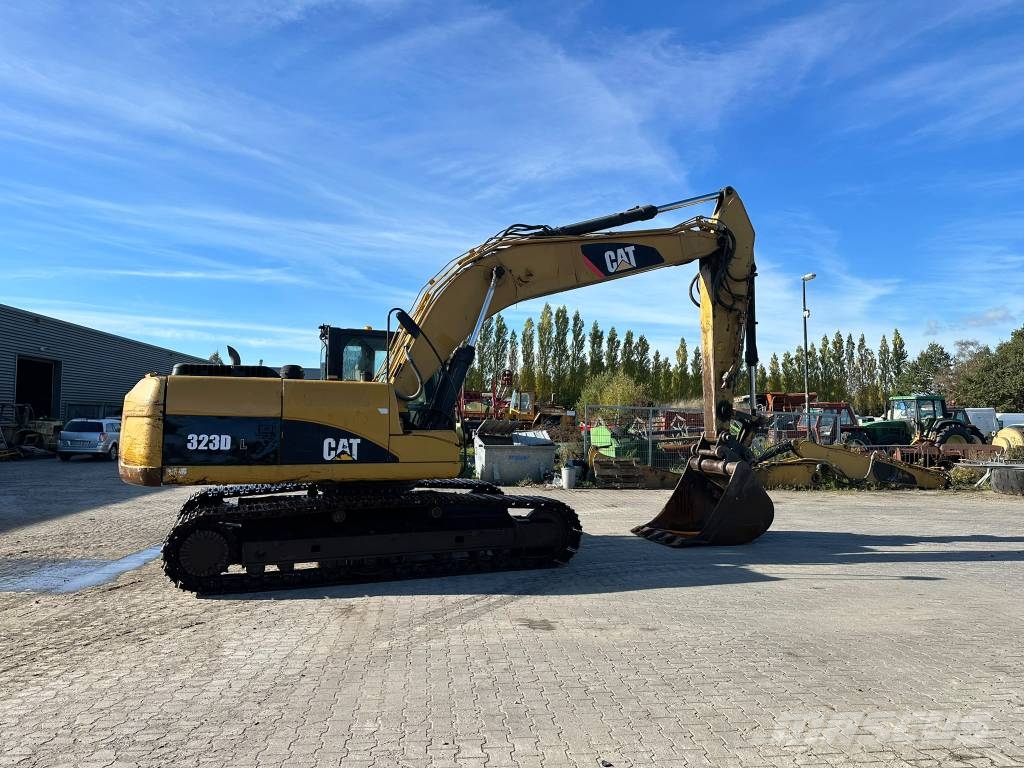 CAT 323DL Bagri goseničarji
