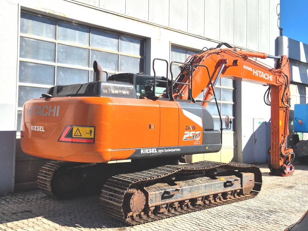 Hitachi ZX 250 LC N-7 Rupsgraafmachines