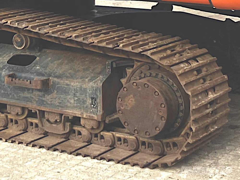 Hitachi ZX 250 LC N-7 Bagri goseničarji