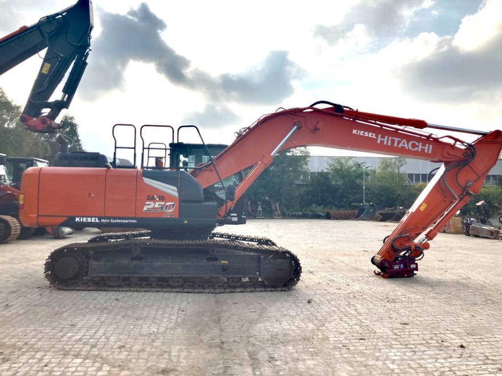 Hitachi ZX 250 LC N-7 Bagri goseničarji
