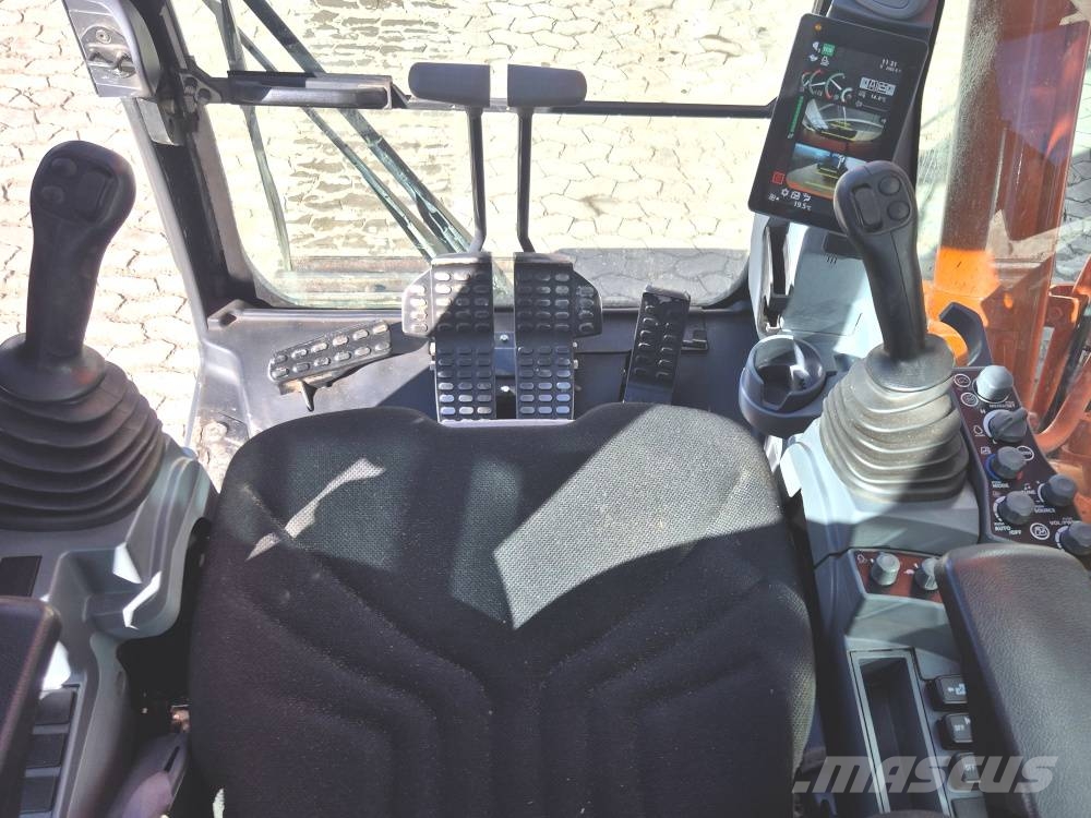 Hitachi ZX 250 LC N-7 Rupsgraafmachines