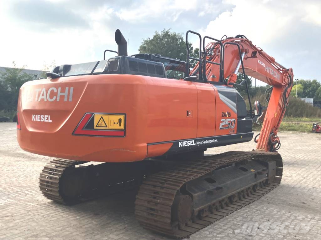 Hitachi ZX 250 LC N-7 Bagri goseničarji