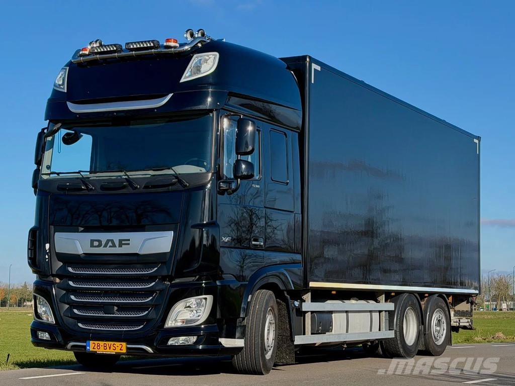 DAF XF 530 XF530.26 EURO6. 2021. 138777km Bakwagens met gesloten opbouw