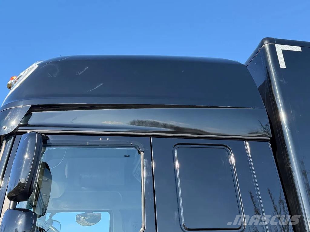 DAF XF 530 XF530.26 EURO6. 2021. 138777km Bakwagens met gesloten opbouw
