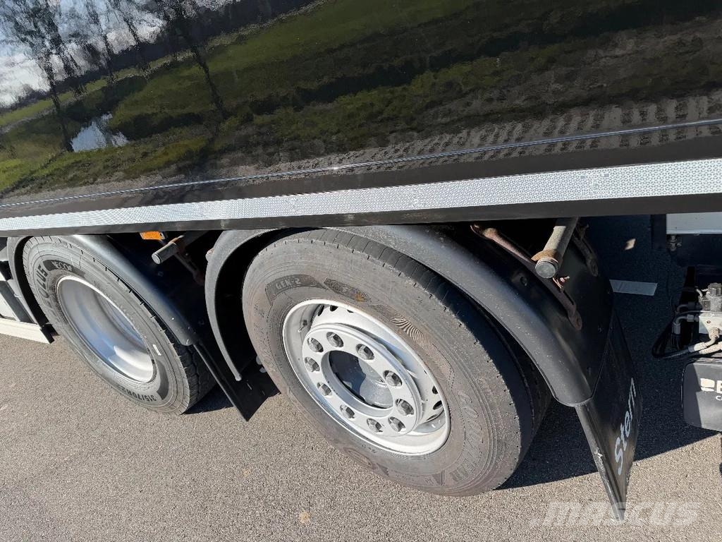 DAF XF 530 XF530.26 EURO6. 2021. 138777km Bakwagens met gesloten opbouw