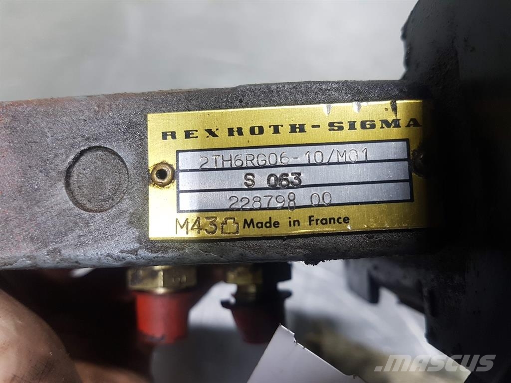 Komatsu PW75/95(FAI)-Rexroth 2TH6RG06-10-Pedal Kabin