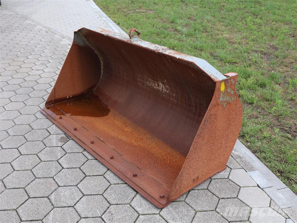 LADESCHAUFEL 1900 MM BREI Tool carriers