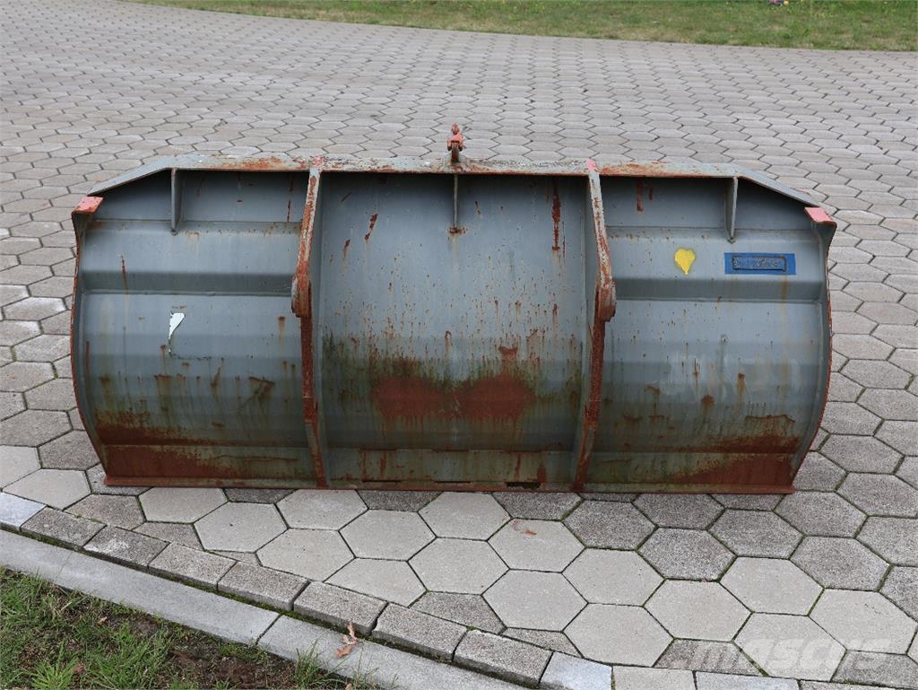 LADESCHAUFEL 1900 MM BREI Tool carriers