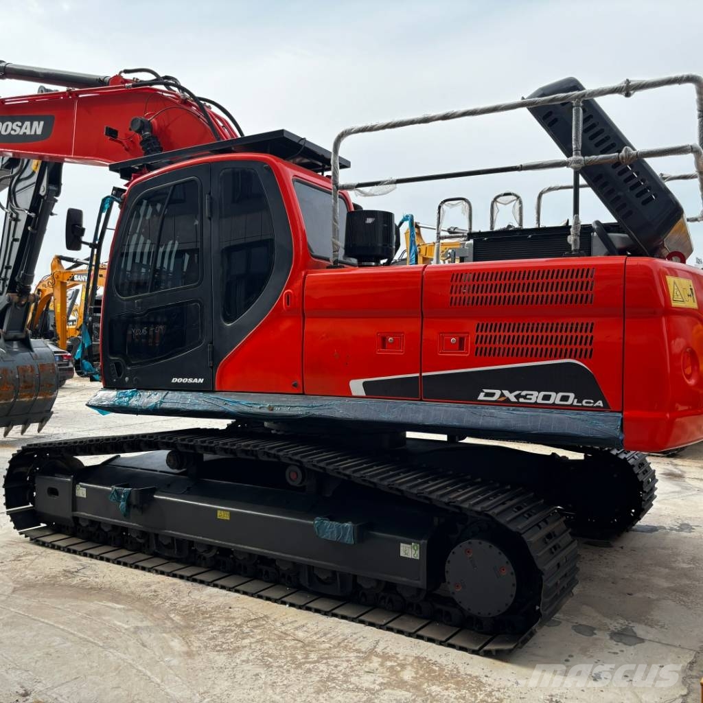 Doosan DX 300 Raupenbagger
