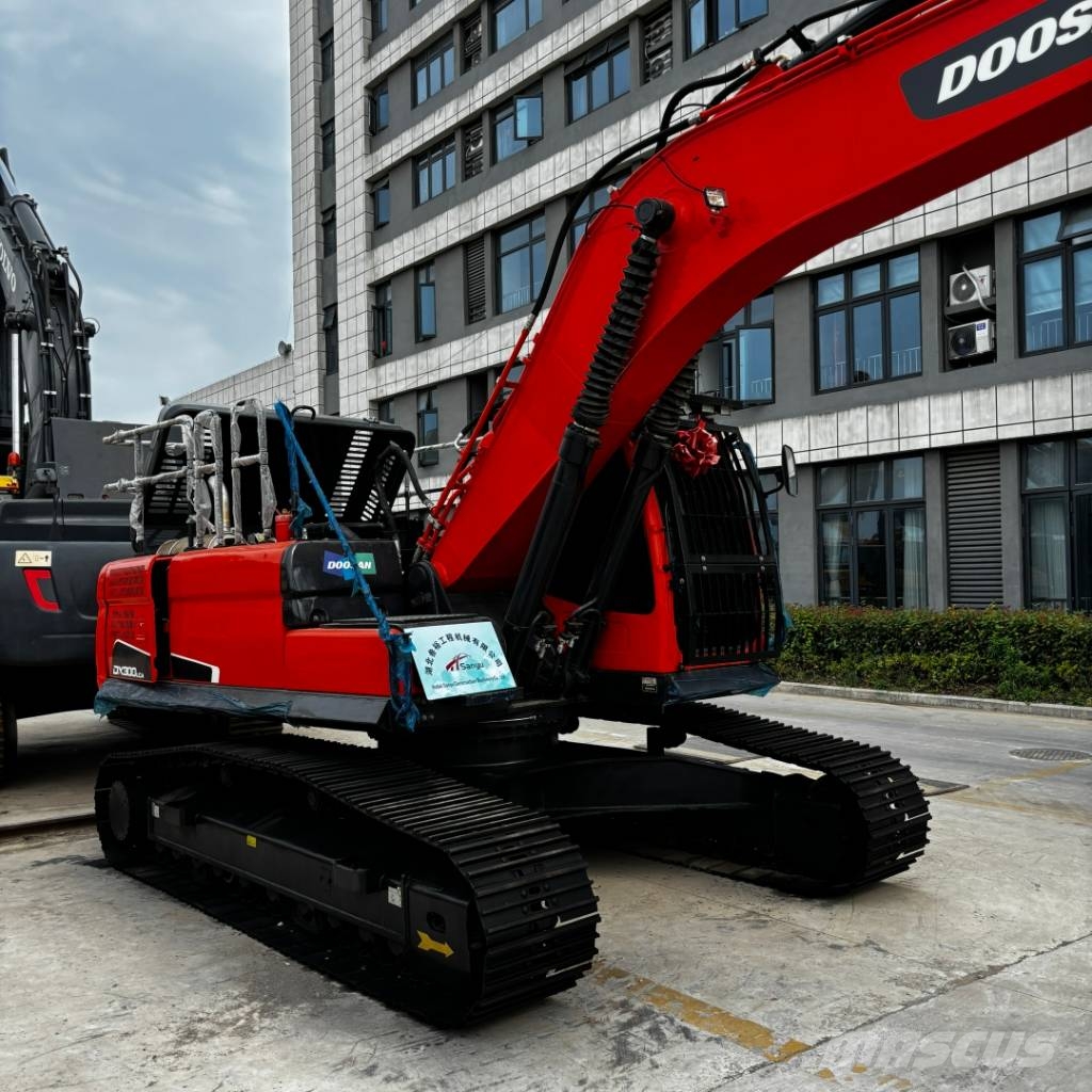 Doosan DX 300 Raupenbagger