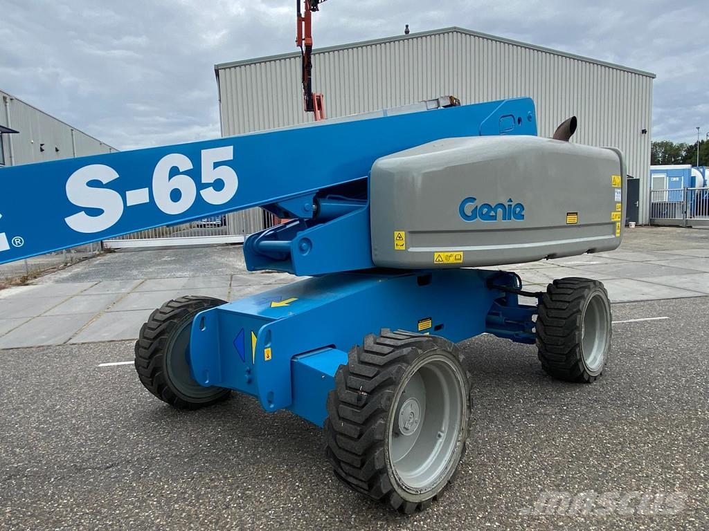 Genie S-65 رافعات سلة تلسكوبية