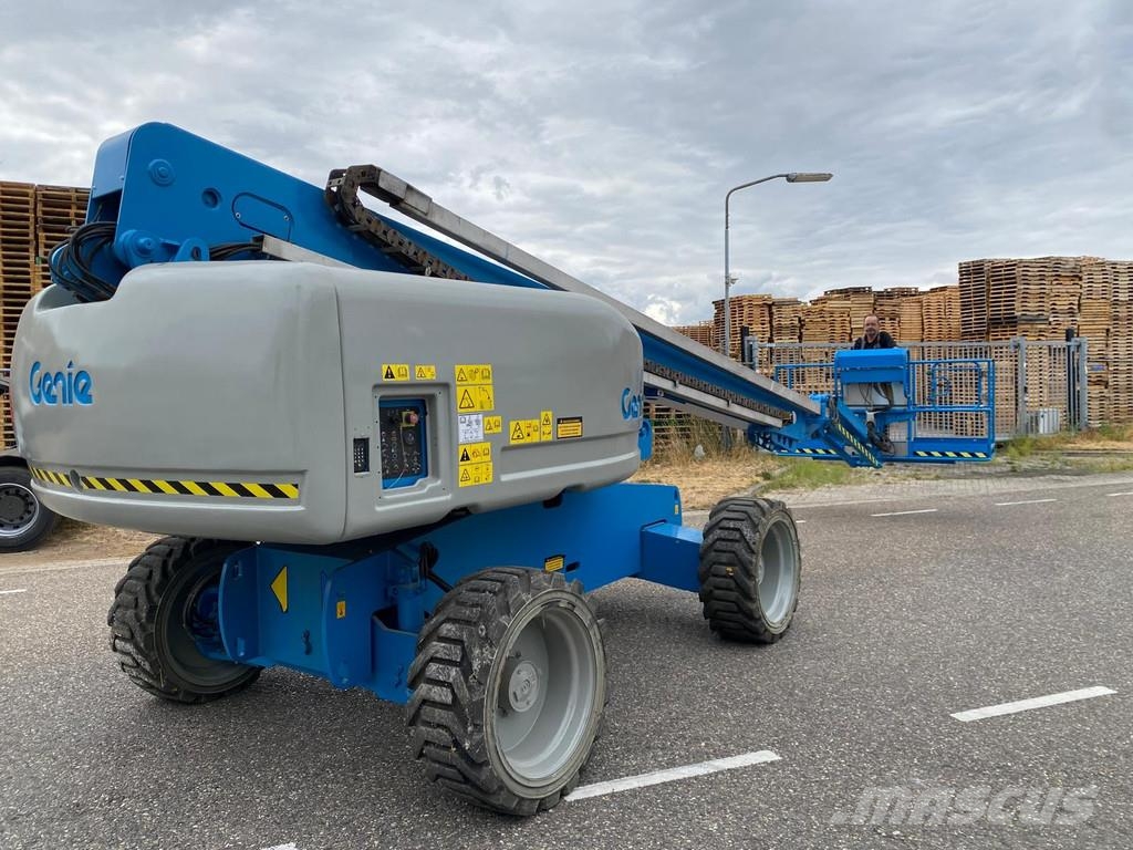 Genie S-65 رافعات سلة تلسكوبية