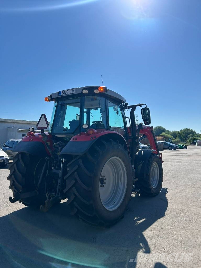 Massey Ferguson 5712 S Traktorid