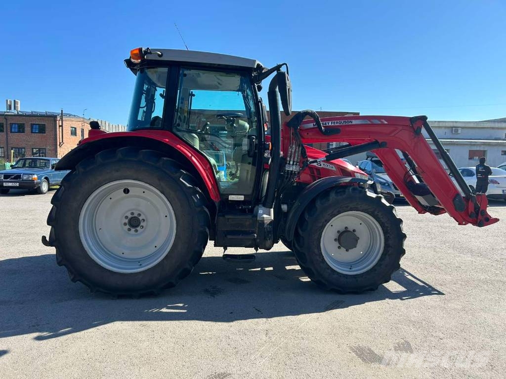Massey Ferguson 5712 S Traktorid