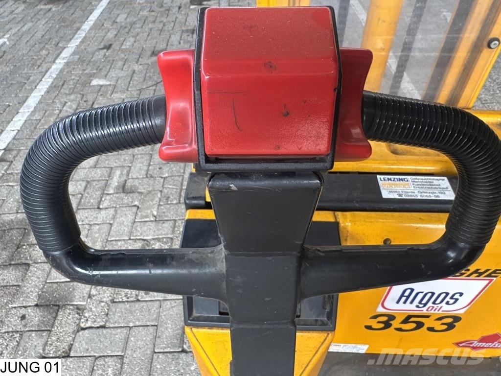 Jungheinrich Reachtruck 290 cm lift height, battery charger. 포크리프트