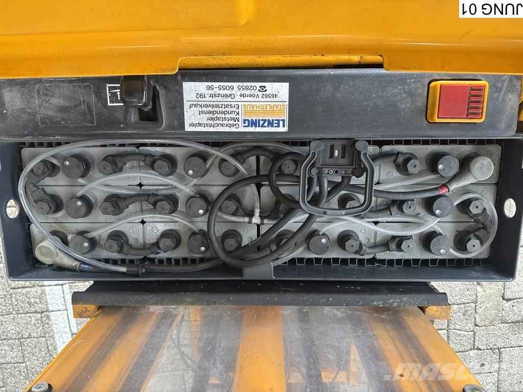 Jungheinrich Reachtruck 290 cm lift height, battery charger. 포크리프트