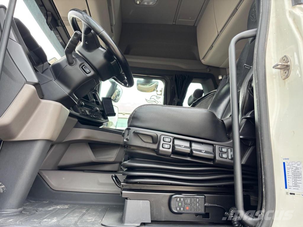 Scania R500 8x4*4 EURO6 + PTO + CHASSIS L8250mm Шасі з кабіною