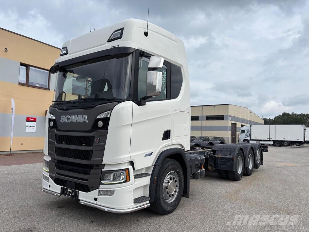 Scania R500 8x4*4 EURO6 + PTO + CHASSIS L8250mm Шасі з кабіною