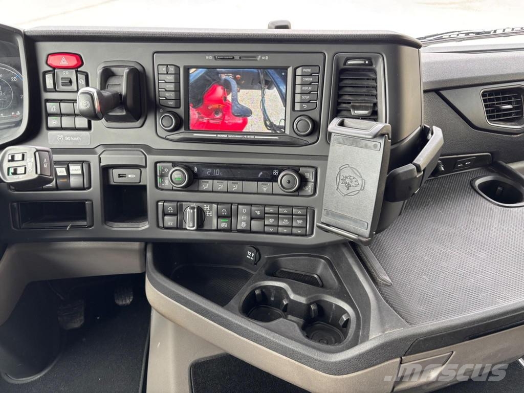 Scania R500 8x4*4 EURO6 + PTO + CHASSIS L8250mm Шасі з кабіною