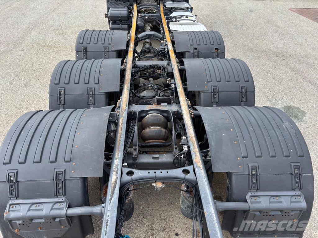 Scania R500 8x4*4 EURO6 + PTO + CHASSIS L8250mm Шасі з кабіною