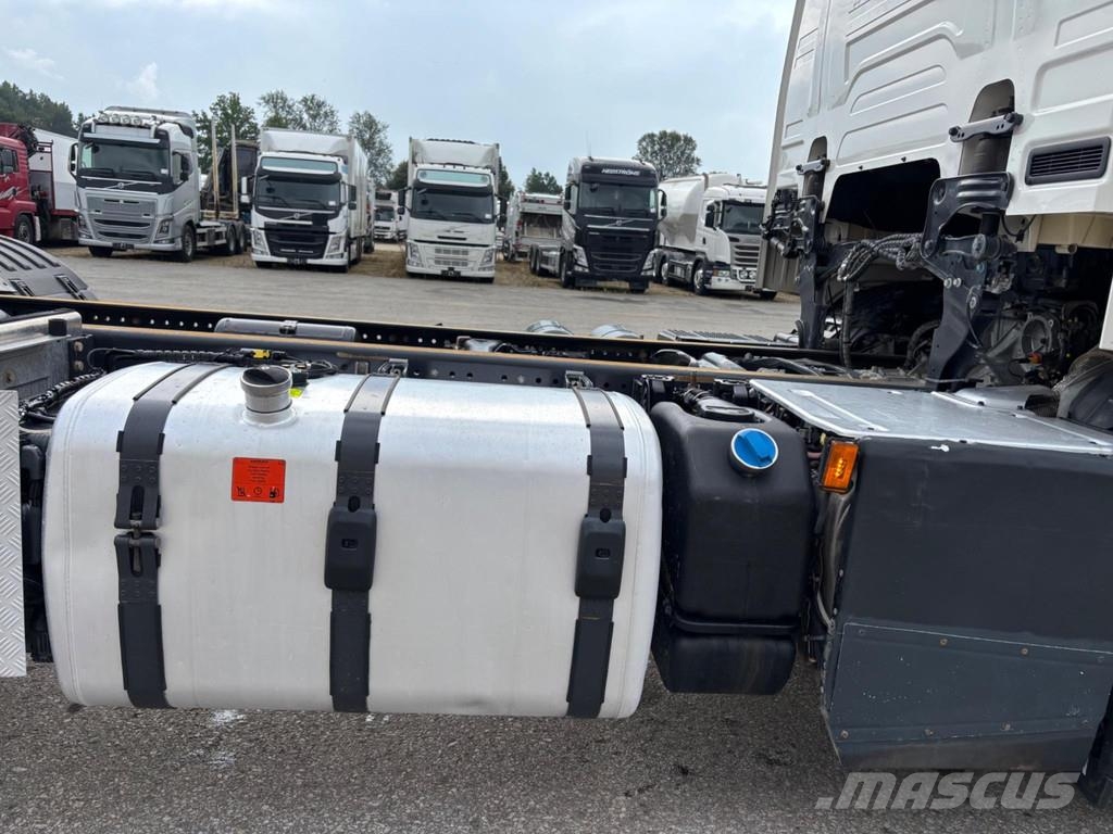 Scania R500 8x4*4 EURO6 + PTO + CHASSIS L8250mm Шасі з кабіною
