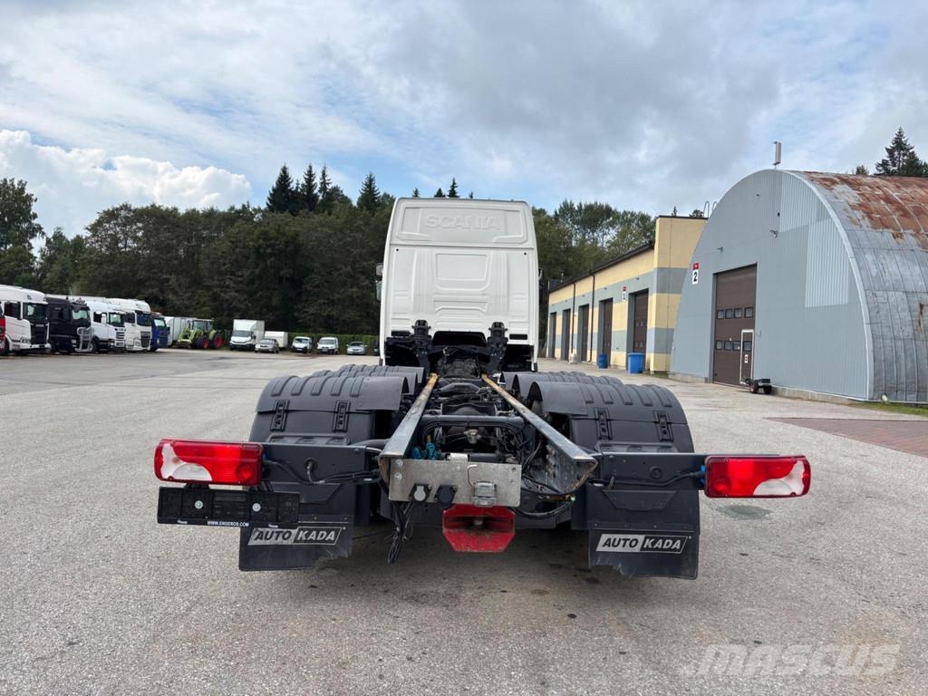 Scania R500 8x4*4 EURO6 + PTO + CHASSIS L8250mm Шасі з кабіною