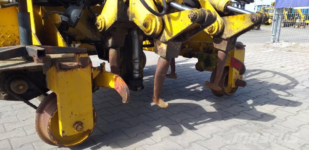  Podbijarka torowa | Track tamping machine Održavanje železničkih pruga