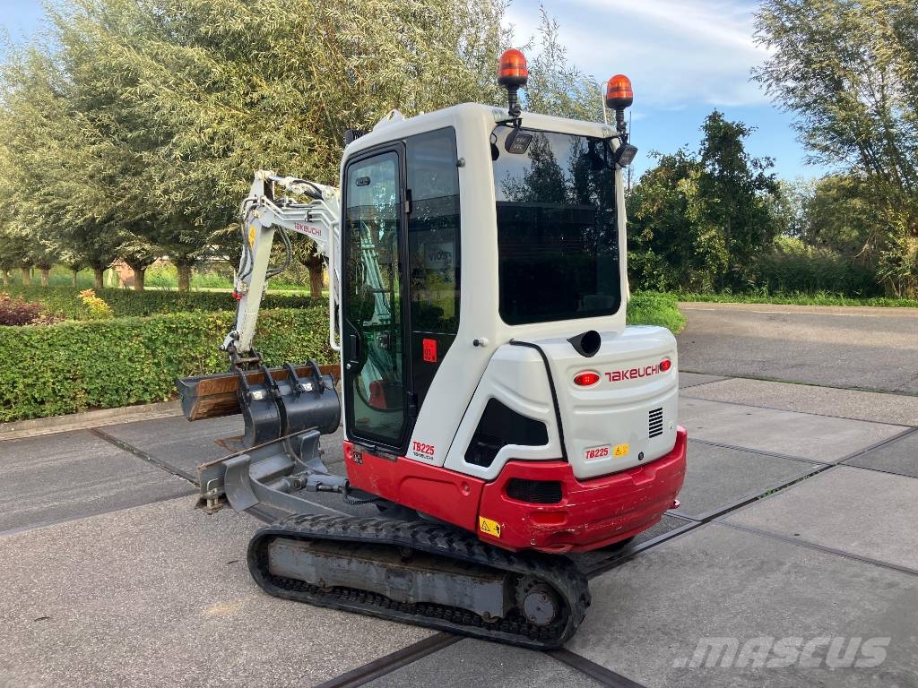 Takeuchi TB 225 minigraver | 3800u | sloop-sorteer Minigravemaskiner