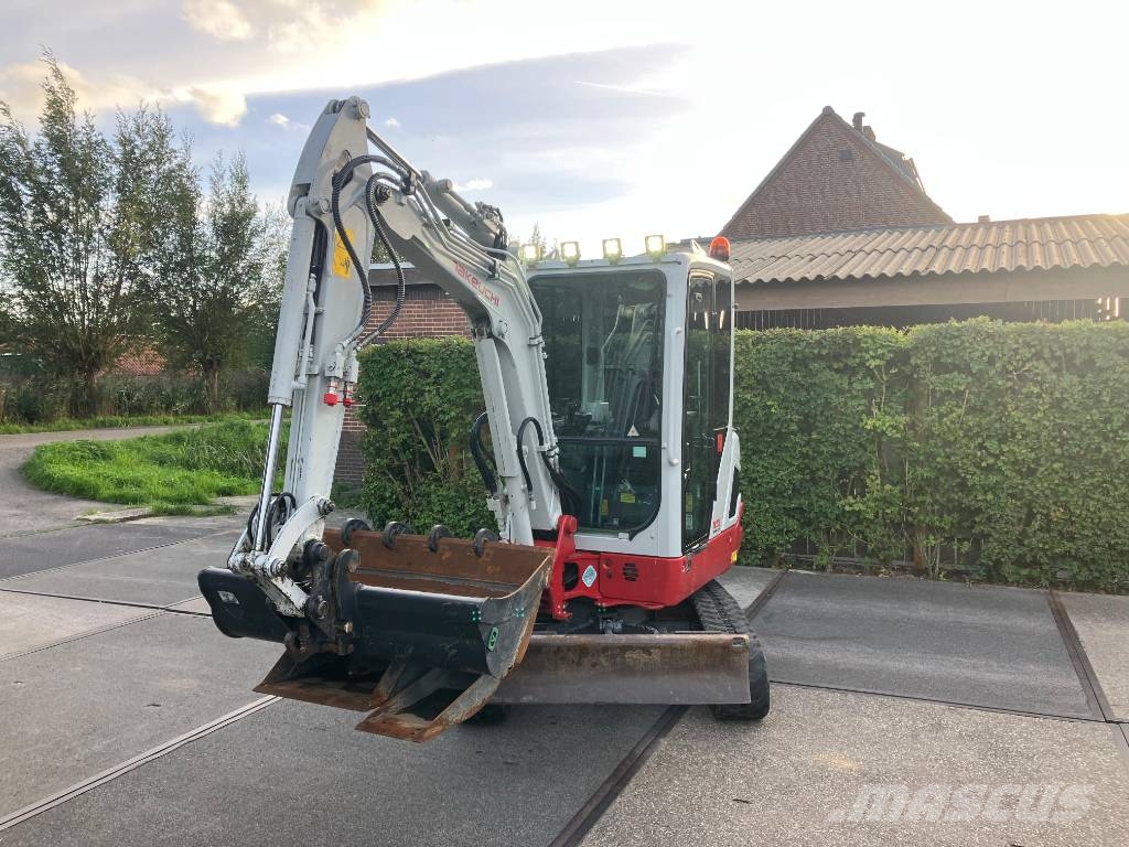 Takeuchi TB 225 minigraver | 3800u | sloop-sorteer Minigravemaskiner