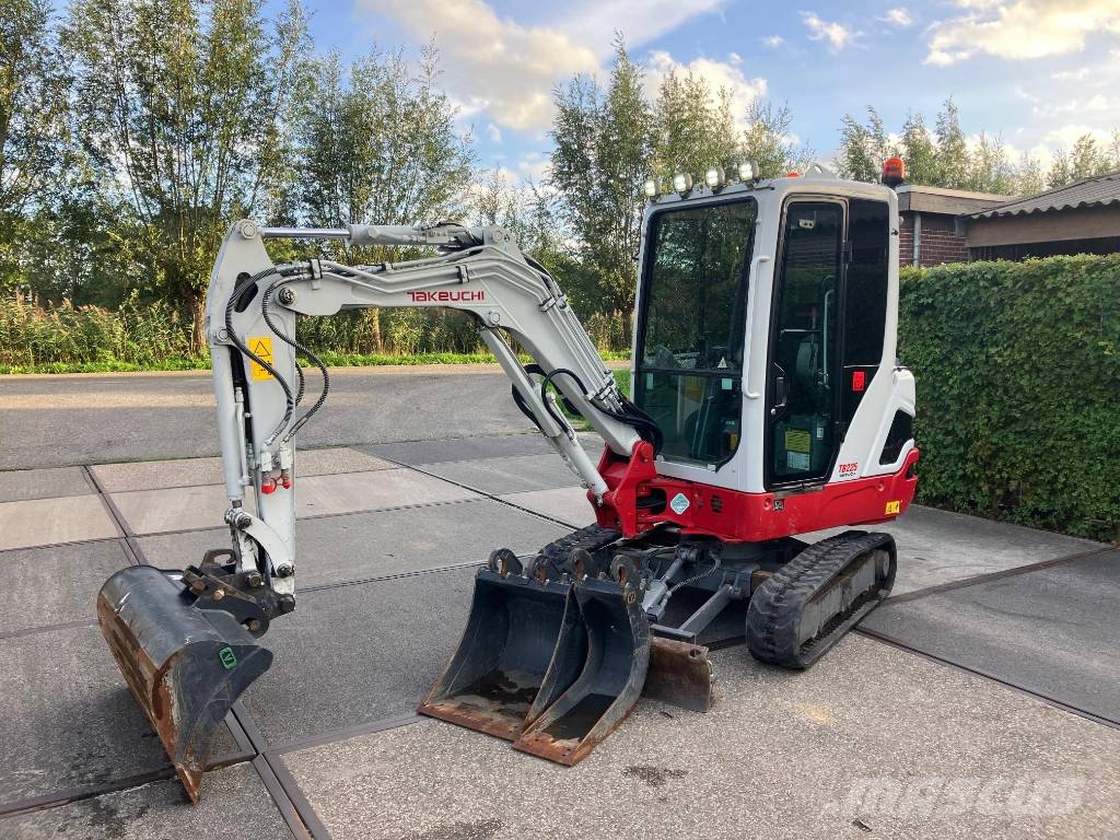 Takeuchi TB 225 minigraver | 3800u | sloop-sorteer Minigravemaskiner