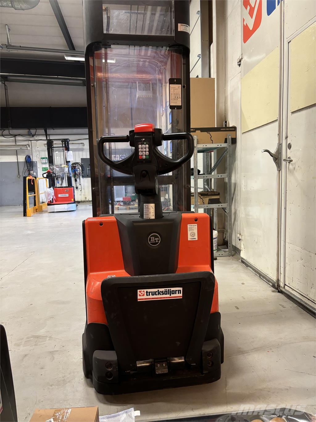 Toyota SWE120 Stand-in stackers