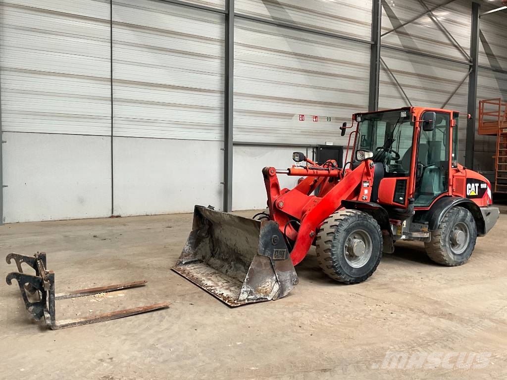 CAT 906 H 2 لوادر بعجل