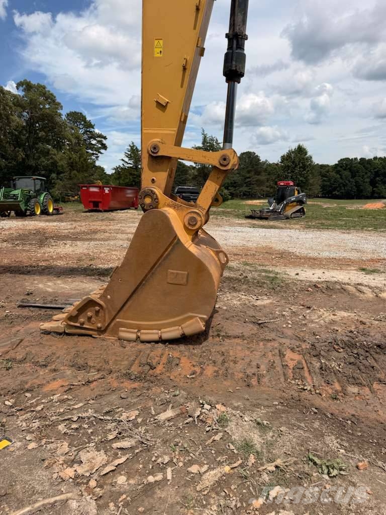 CAT 330 Pásové rýpadlá