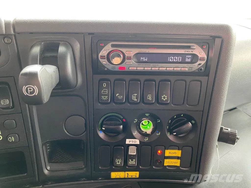 Scania P420 8X4 + BISON PALFINGER TKA 57 KS HOOGWERKER/HU Auto košare