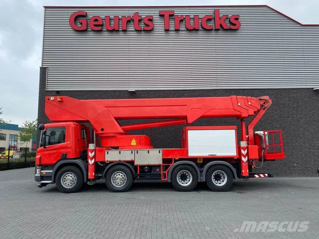 Scania P420 8X4 + BISON PALFINGER TKA 57 KS HOOGWERKER/HU Auto košare