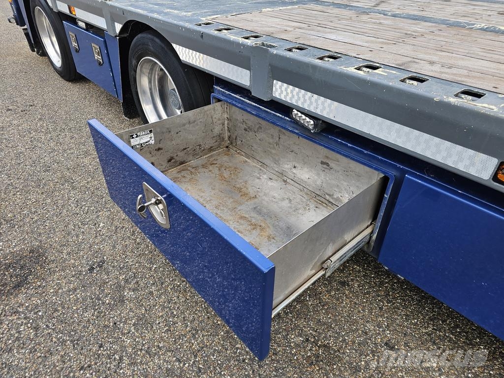 Volvo FH 500 8x2 / HMF 70 tm CRANE + JUMBO TRAILER 起重车