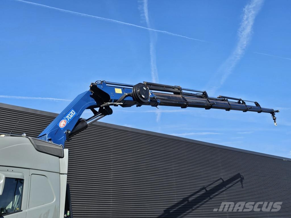 Volvo FH 500 8x2 / HMF 70 tm CRANE + JUMBO TRAILER 起重车