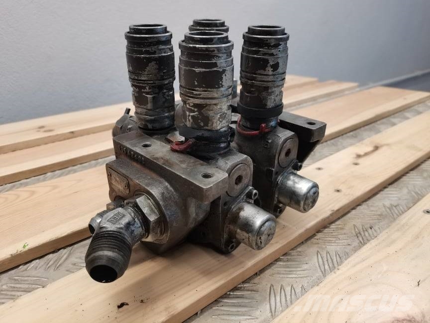 Massey Ferguson 3090 {hydraulic distributor} Hydraulika