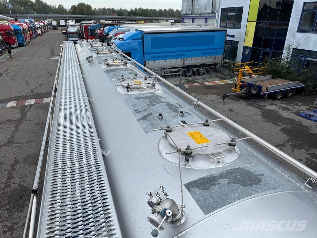 LAG O-3-40 02 3 AXLE KIPPER + 61.000 LITER TANK Tankopleggers
