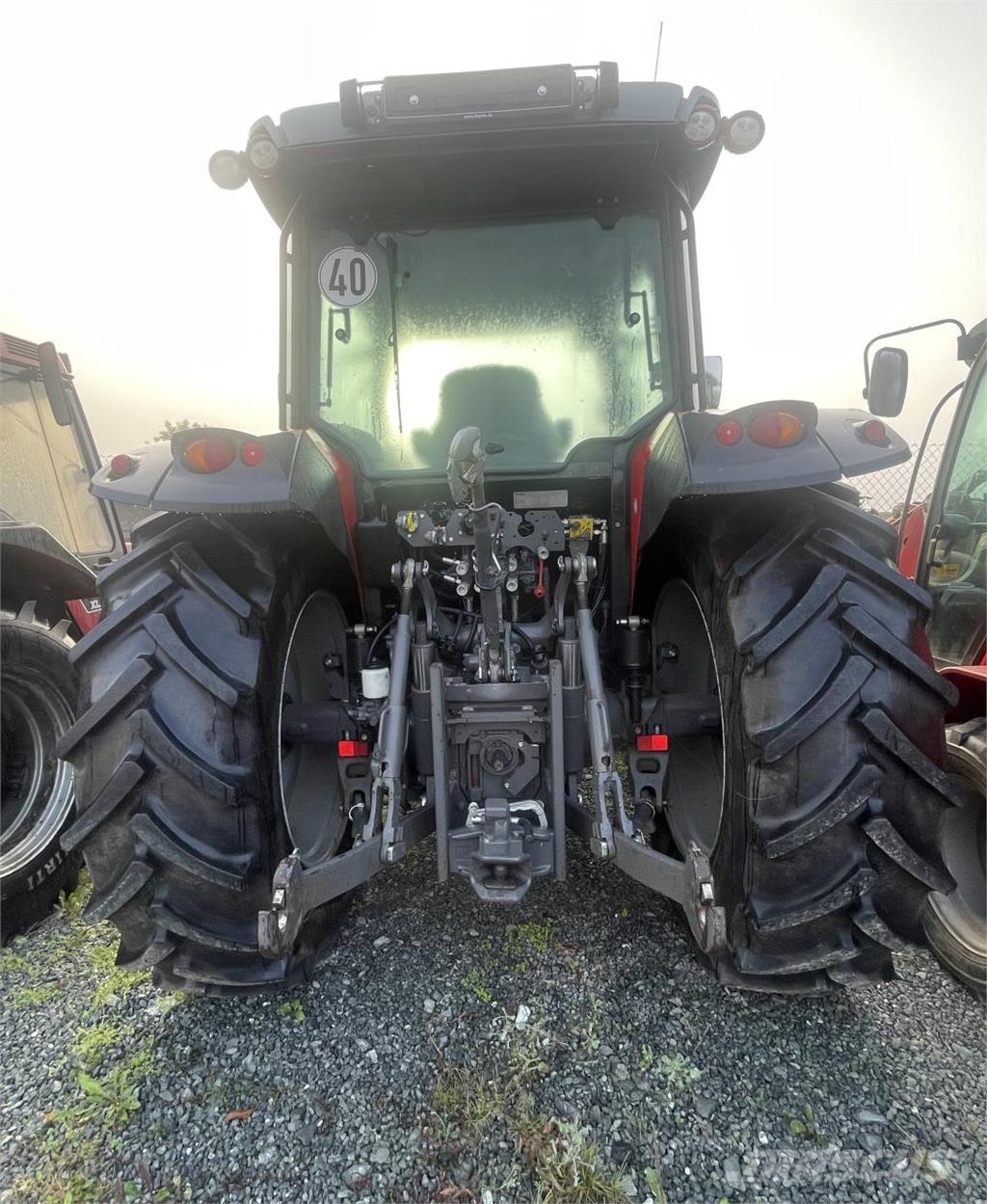 Massey Ferguson 5711 Dyna-4 Traktorji