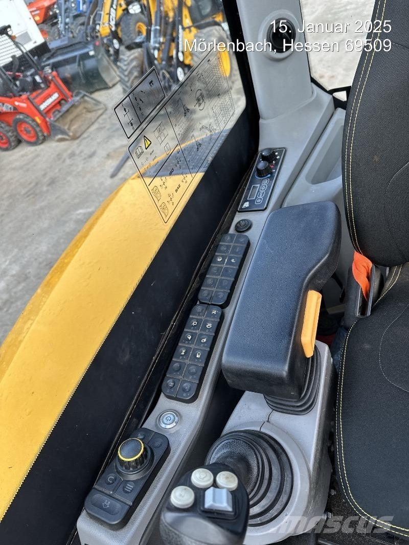JCB HydraDig 110W Wielgraafmachines
