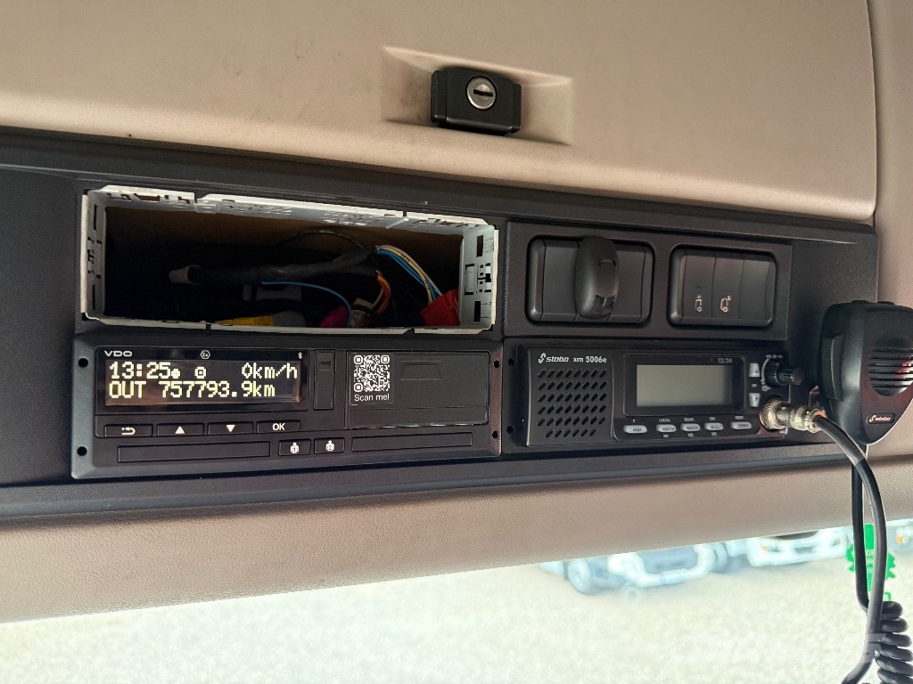 DAF XF 480 Camiones de superficie plana/cabrestantes