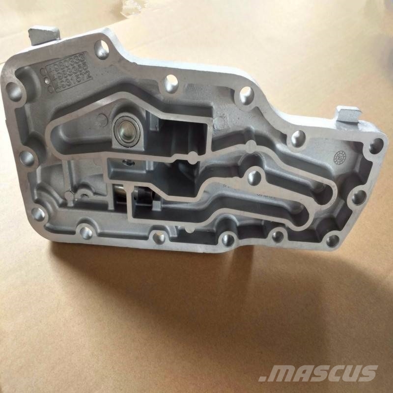 Cummins Oil Filter Head 4931572 4983355 4931571 4983354 Motorer