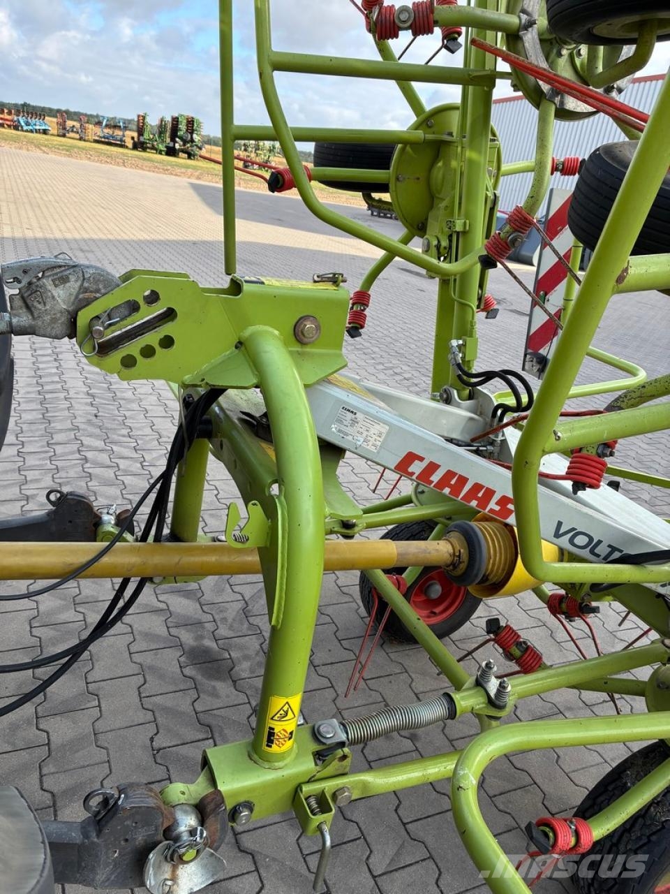 CLAAS Volto 870 Raker og høyvendere