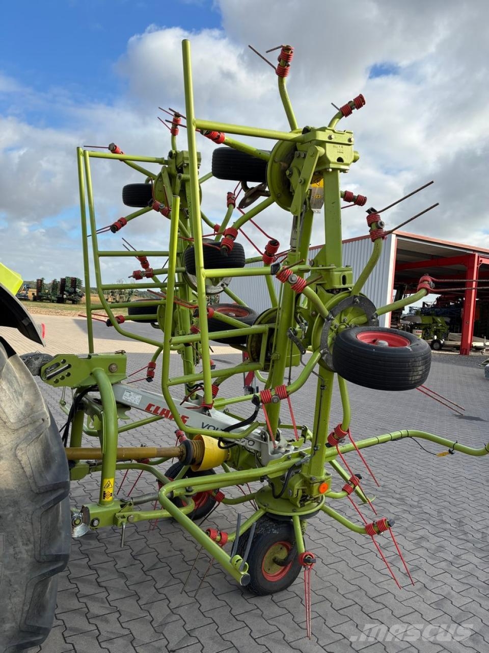 CLAAS Volto 870 Raker og høyvendere
